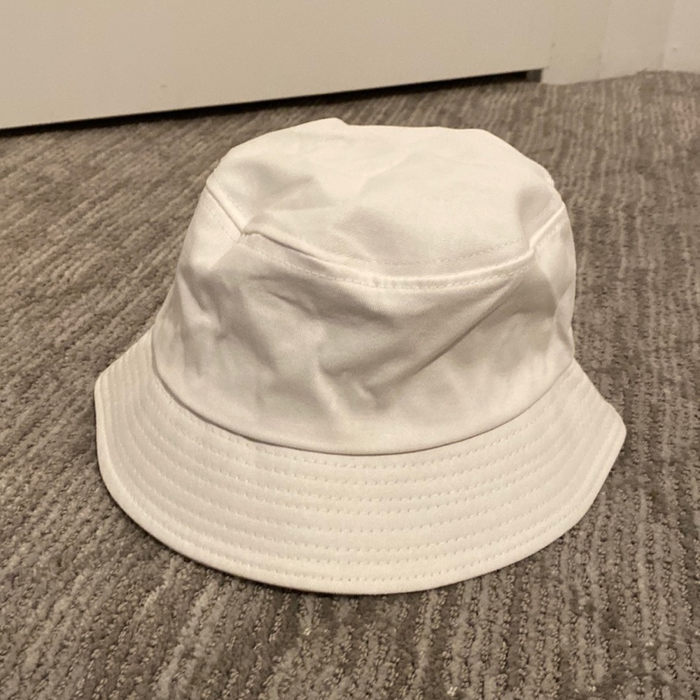 White bucket hat